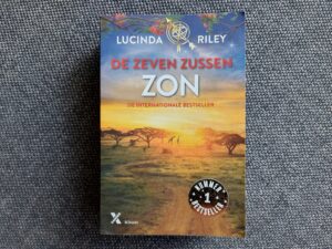 Voorkant van het boek De Zeven Zussen deel 6: Zon