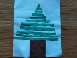 Kerstboom van stroken papier