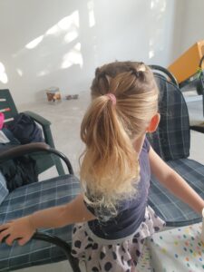 Kapsel met meerdere haarlussen