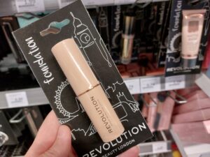 Revolution Foundation stick bij de Action