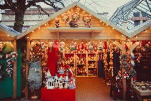 Kerstmarkt met chalets 