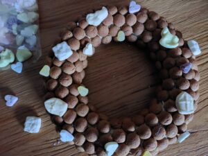 De kruidnotenkrans is af!