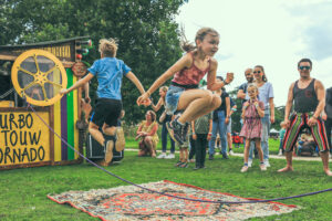 Touwtje springen op het Kidsstock festival