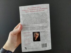 Achterkant van het boek Het weesmeisje deel 1 van Anne Jacobs