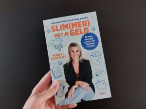 Het boek Slim(mer) met je geld van schrijfster en influencer Marlot Niemeijer